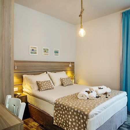 Beachside Apartment In Plakias Centre! Buitenkant foto