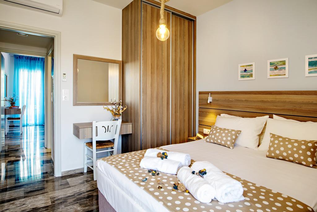 Beachside Apartment In Plakias Centre! Buitenkant foto
