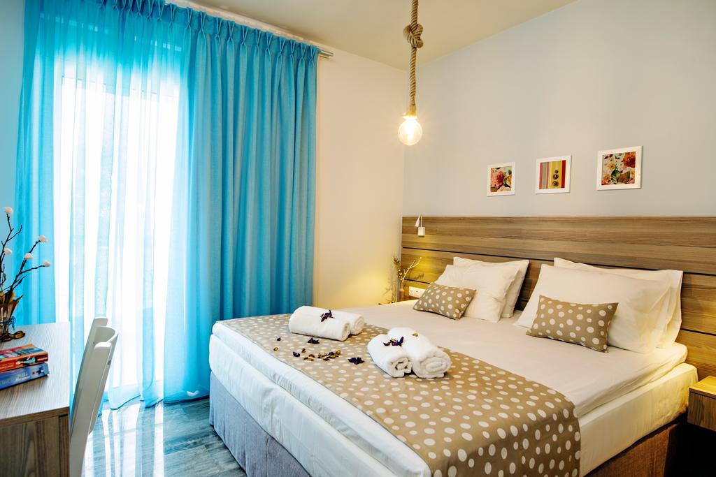 Beachside Apartment In Plakias Centre! Buitenkant foto